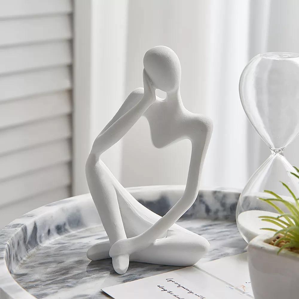 Aurevo Elegant Resin Statue – Modern Abstract Sculpture for Refined Interiors - All Around Casa