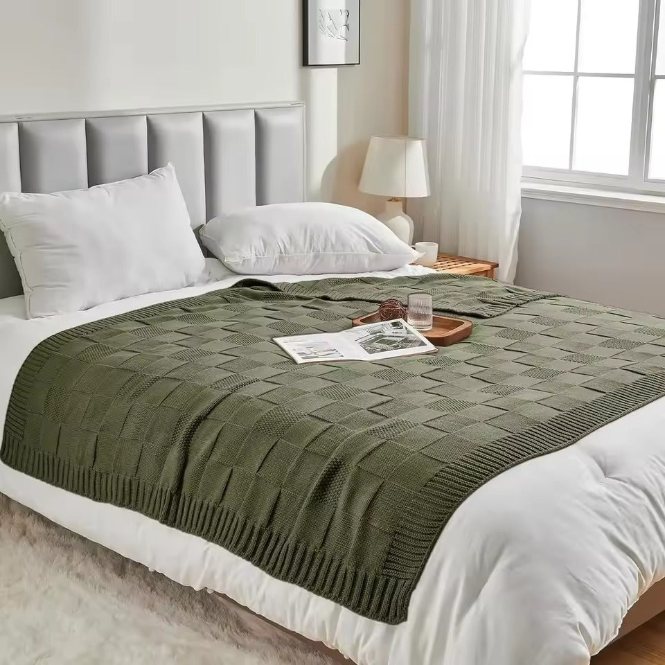 CozyLoom Knitted Quilt – Elegant Textured Blanket for a Warm & Stylish Interior - All Around Casa