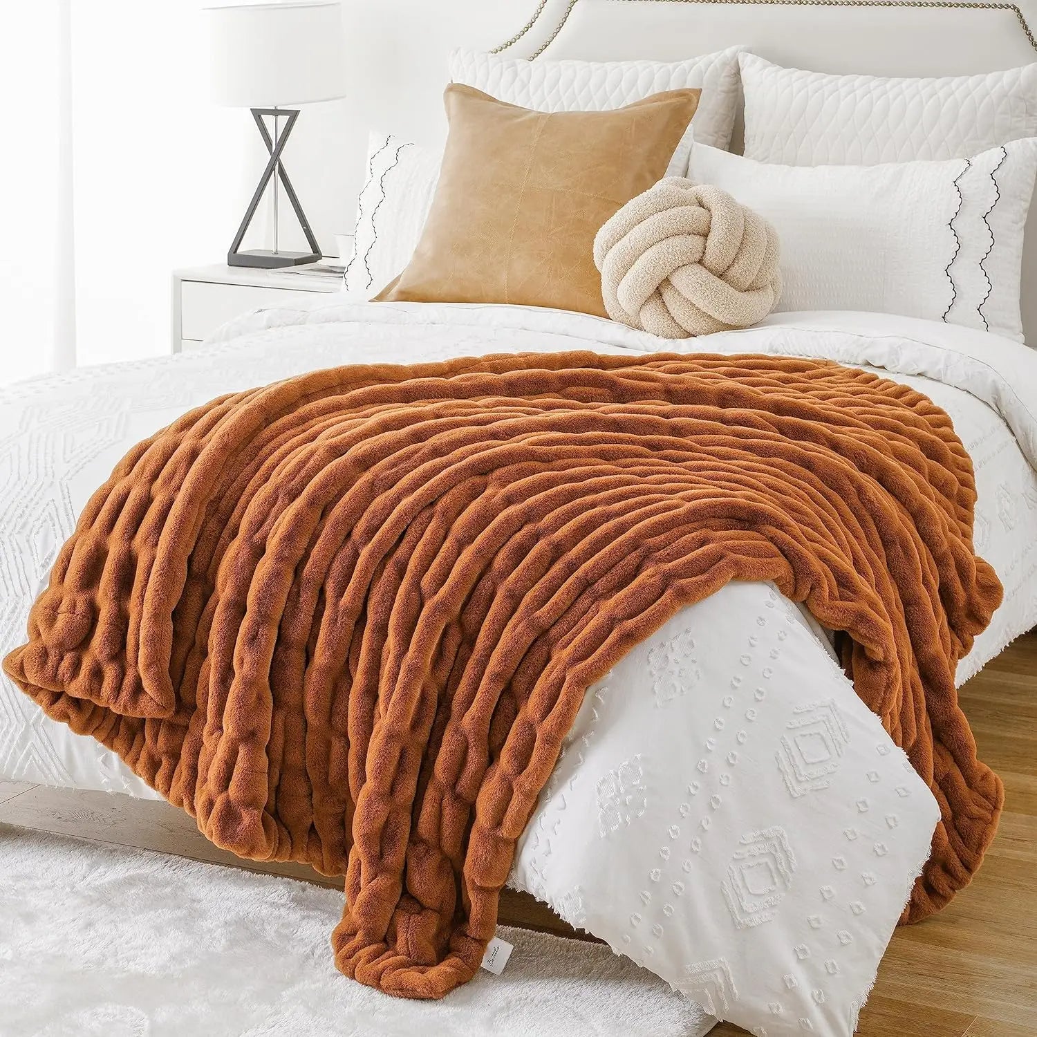 LuxeHaven Plush Throw Blanket – Elegant Faux Fur Comfort for a Stylish Interior - All Around Casa