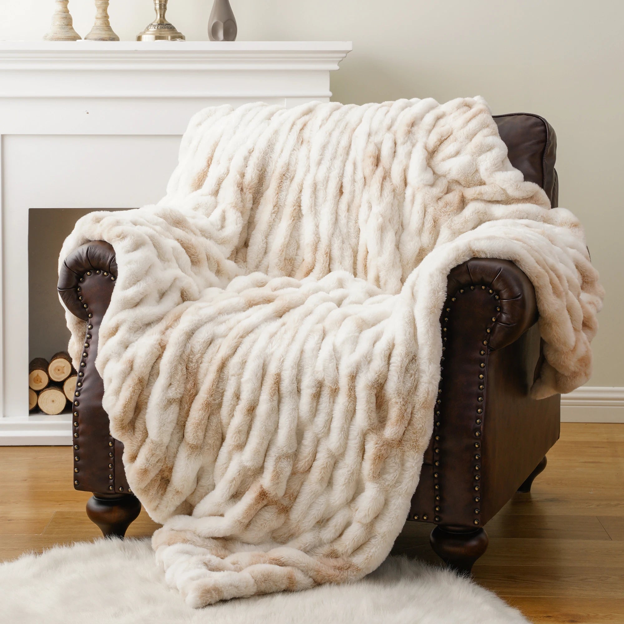 LuxeHaven Plush Throw Blanket – Elegant Faux Fur Comfort for a Stylish Interior - All Around Casa