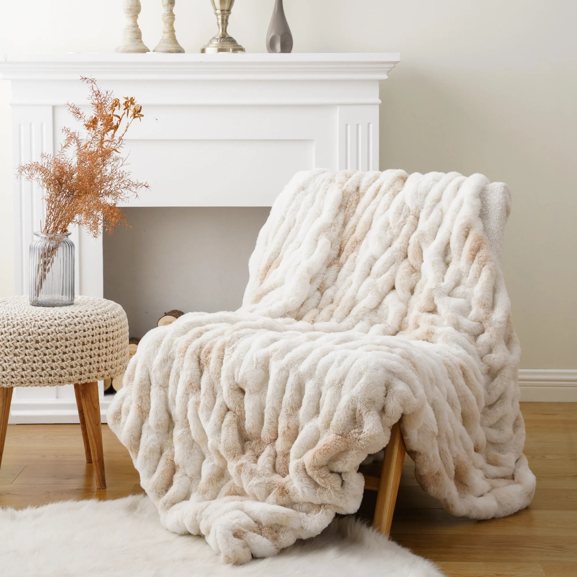 LuxeHaven Plush Throw Blanket – Elegant Faux Fur Comfort for a Stylish Interior - All Around Casa