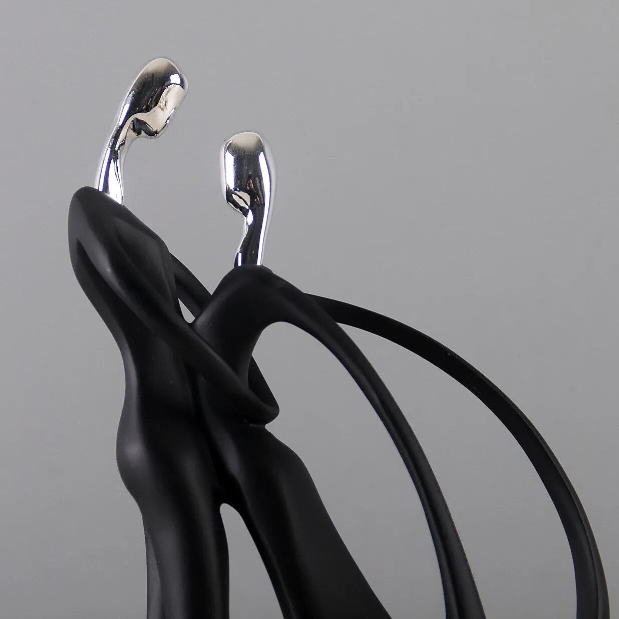 Aurevo Graceful Nordic Couple Sculpture – Modern Art Accent for Elegant Interiors - All Around Casa