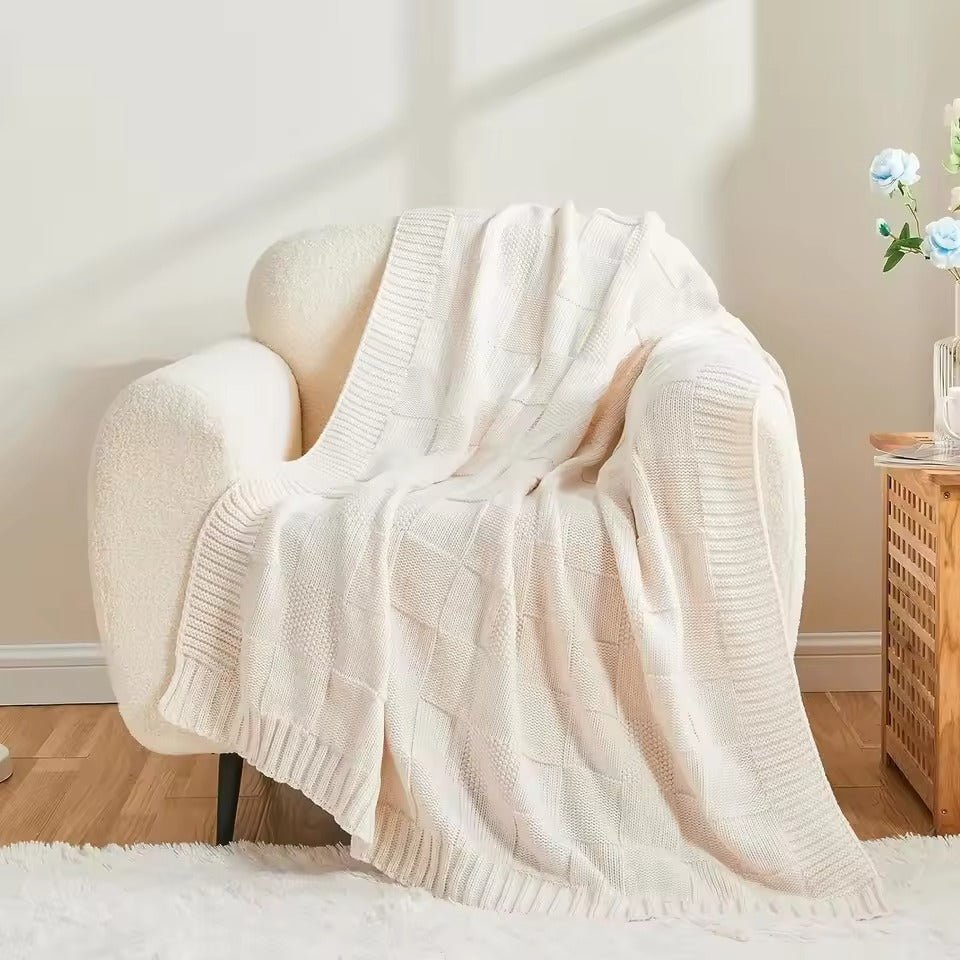 CozyLoom Knitted Quilt – Elegant Textured Blanket for a Warm & Stylish Interior - All Around Casa