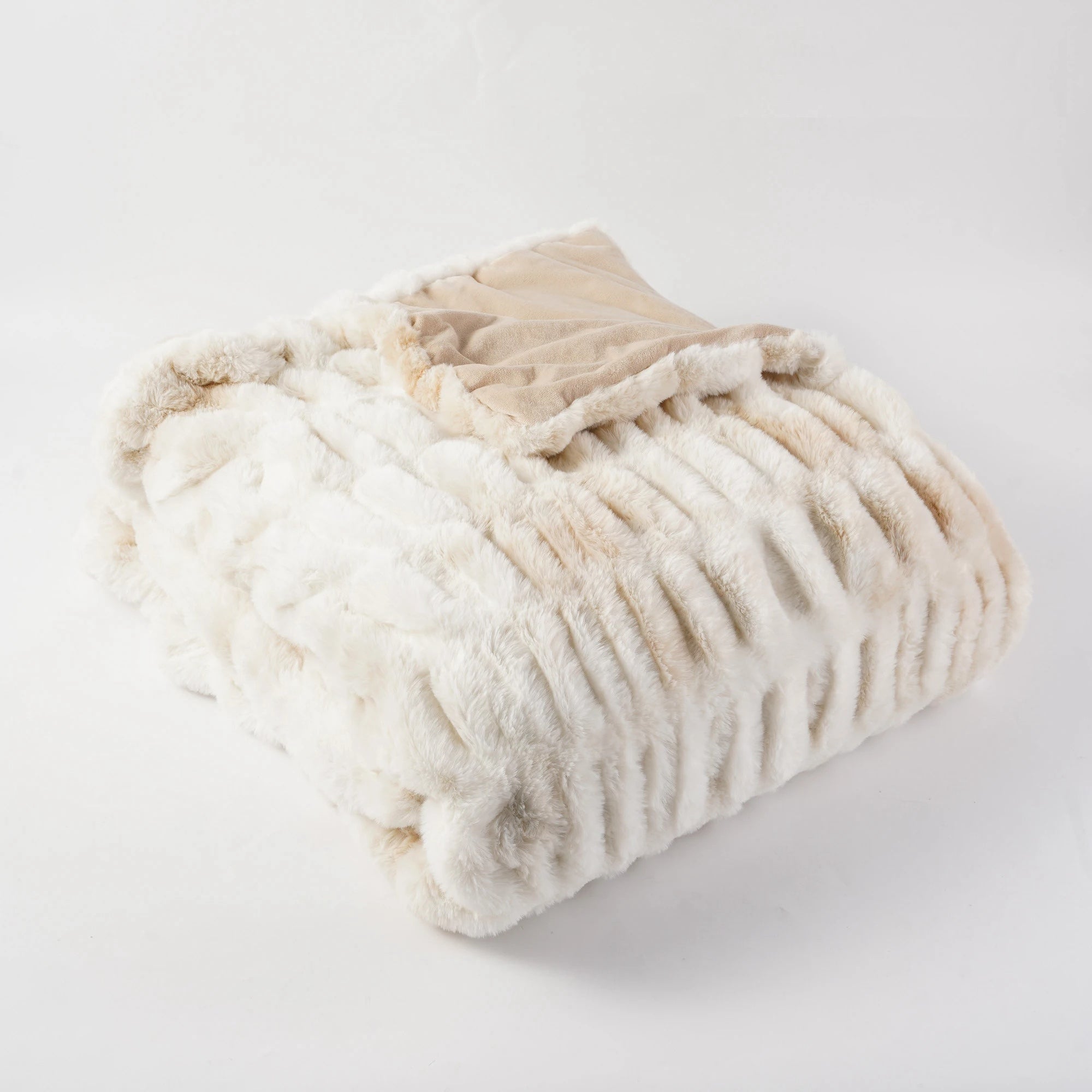 LuxeHaven Plush Throw Blanket – Elegant Faux Fur Comfort for a Stylish Interior - All Around Casa