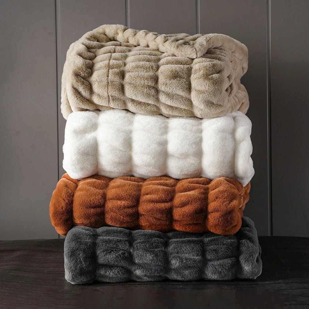 LuxeHaven Plush Throw Blanket – Elegant Faux Fur Comfort for a Stylish Interior - All Around Casa